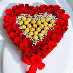 Corazón de rosas y chocolates