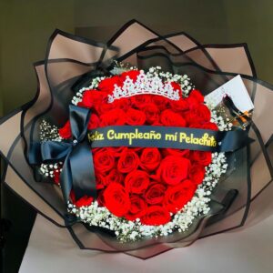 50 rosas con corona